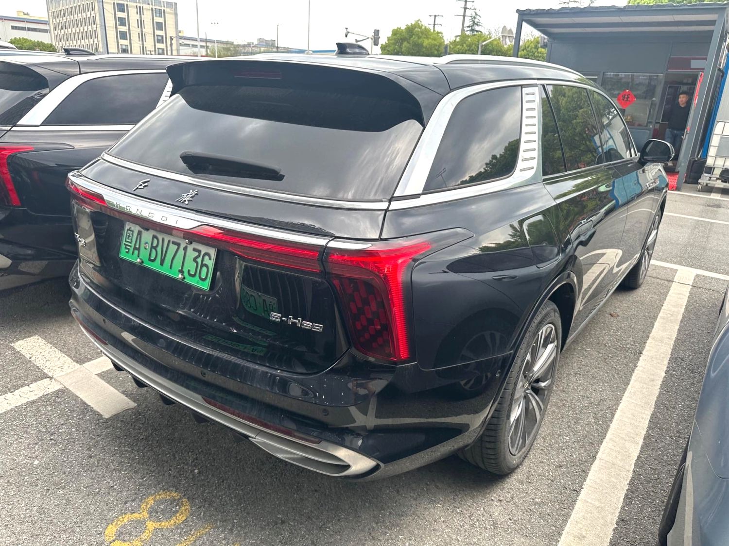 MY2025 Hongqi 2023 E-HS9 Flag Enjoy 6-seater Chinese Car