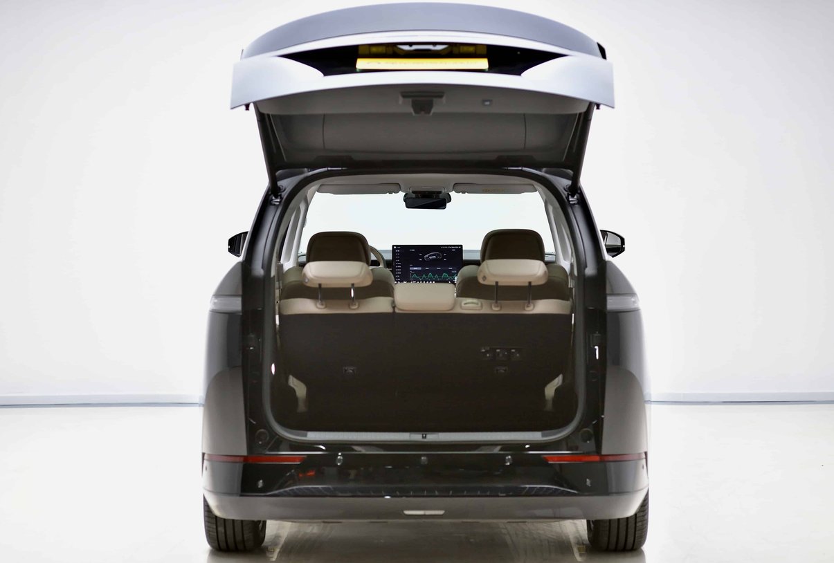 MY2025 Xpeng X9 China 2025 Premium EV