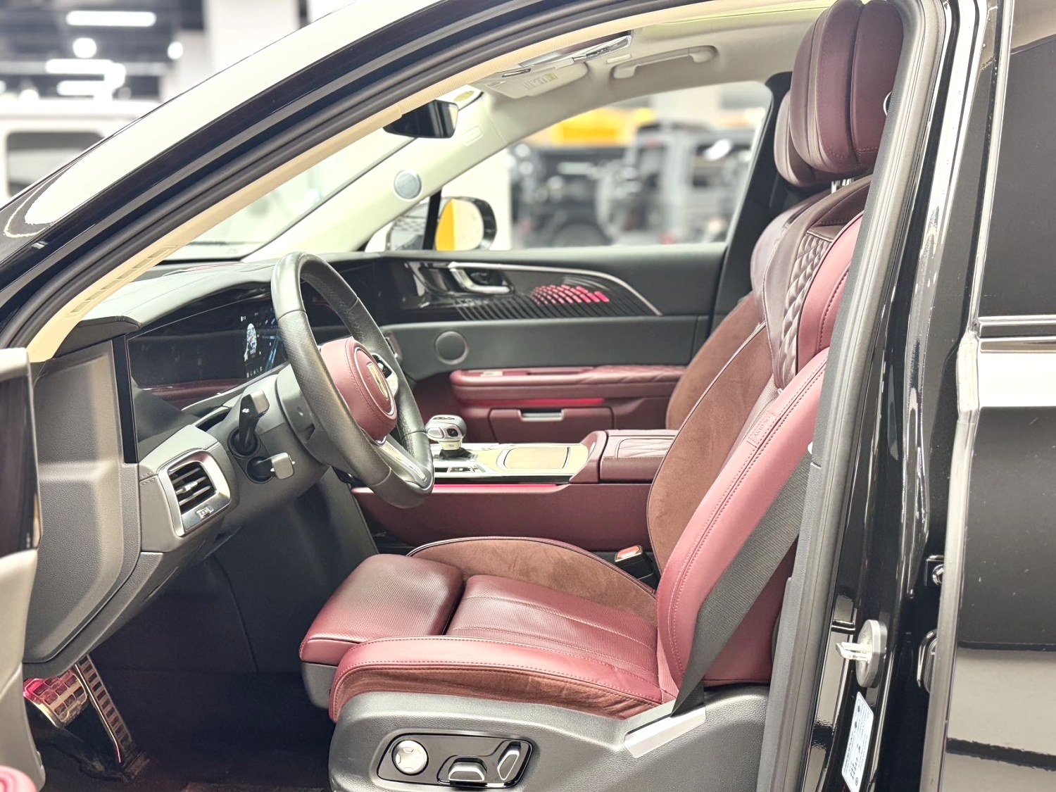 MY2025 Hongqi 2023 E-HS9 690km Flag Enjoy 6 Seater Chinese Car