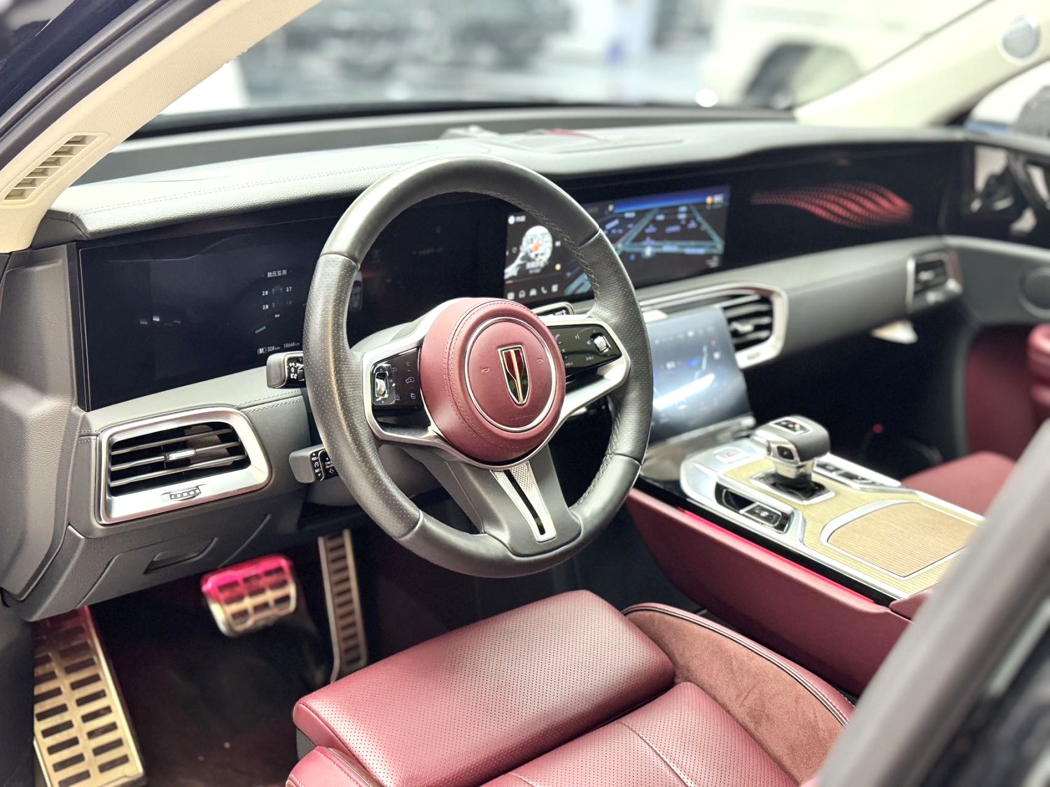 MY2025 Hongqi 2023 E-HS9 690km Flag Enjoy 6 Seater Chinese Car